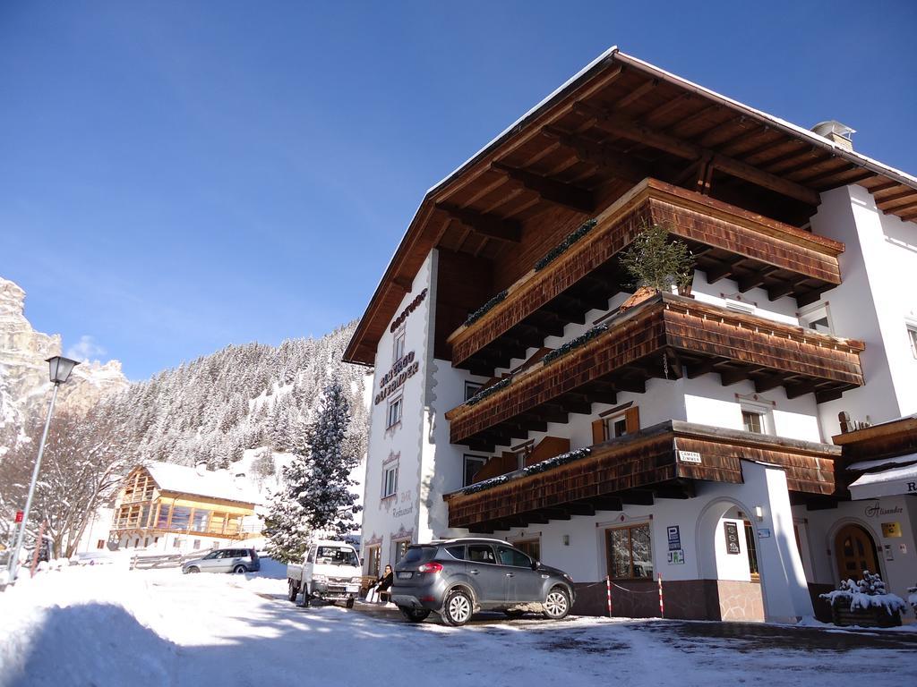 Albergo Alisander Corvara In Badia Eksteriør billede