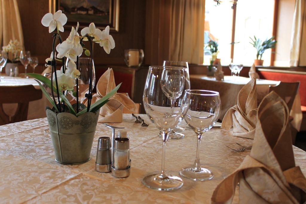 Albergo Alisander Corvara In Badia Eksteriør billede