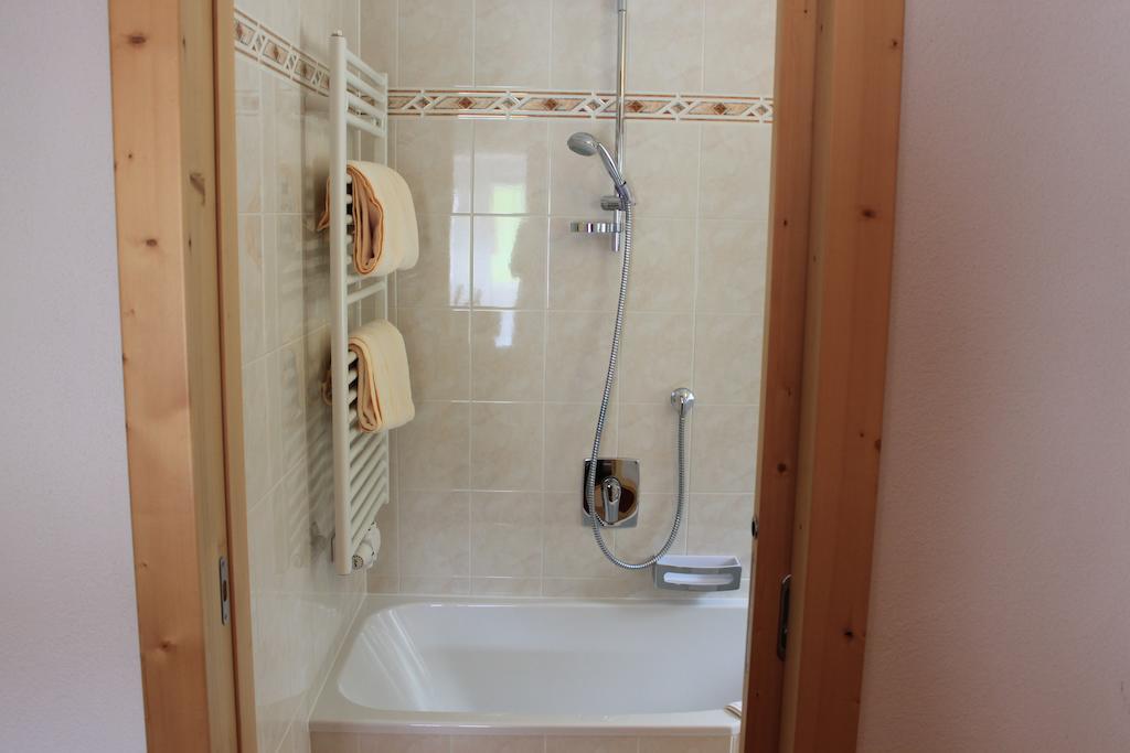 Albergo Alisander Corvara In Badia Eksteriør billede